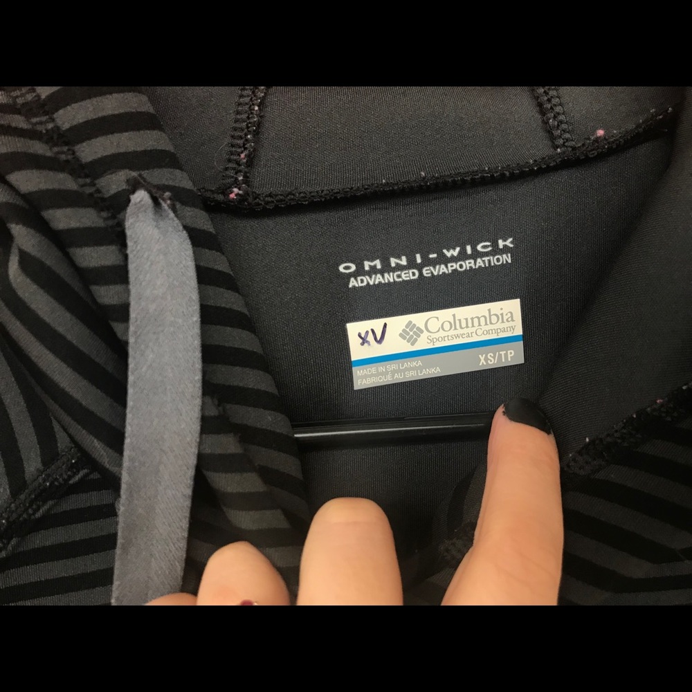 Columbia hi-lo black & grey stripped sweater